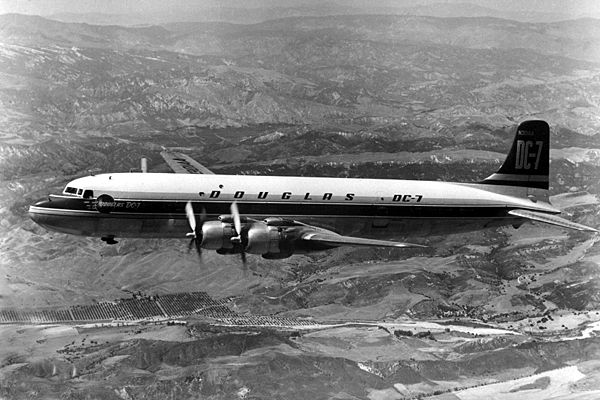 D4E-535466 DC-7 (Douglas 1953)