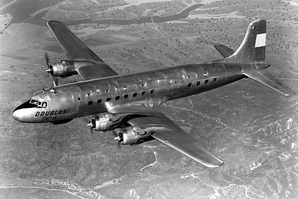 D4E-535463 DC-6 (Douglas 1947)