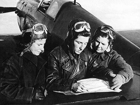 Female fighters before take off.